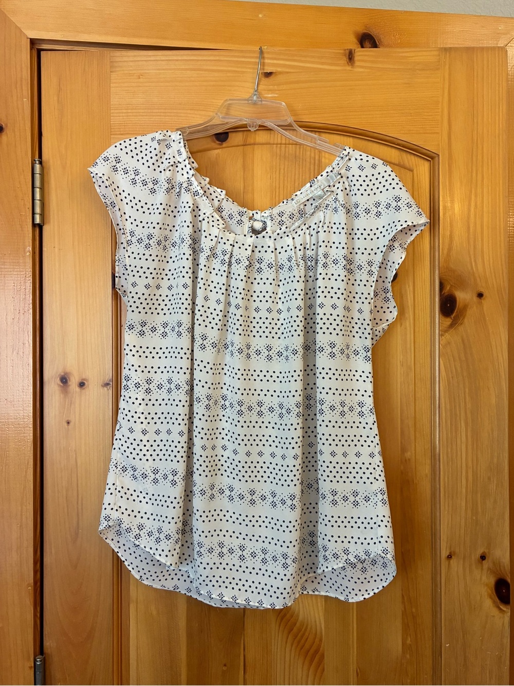 LC Lauren Conrad White Blouse with Black Geometric Print